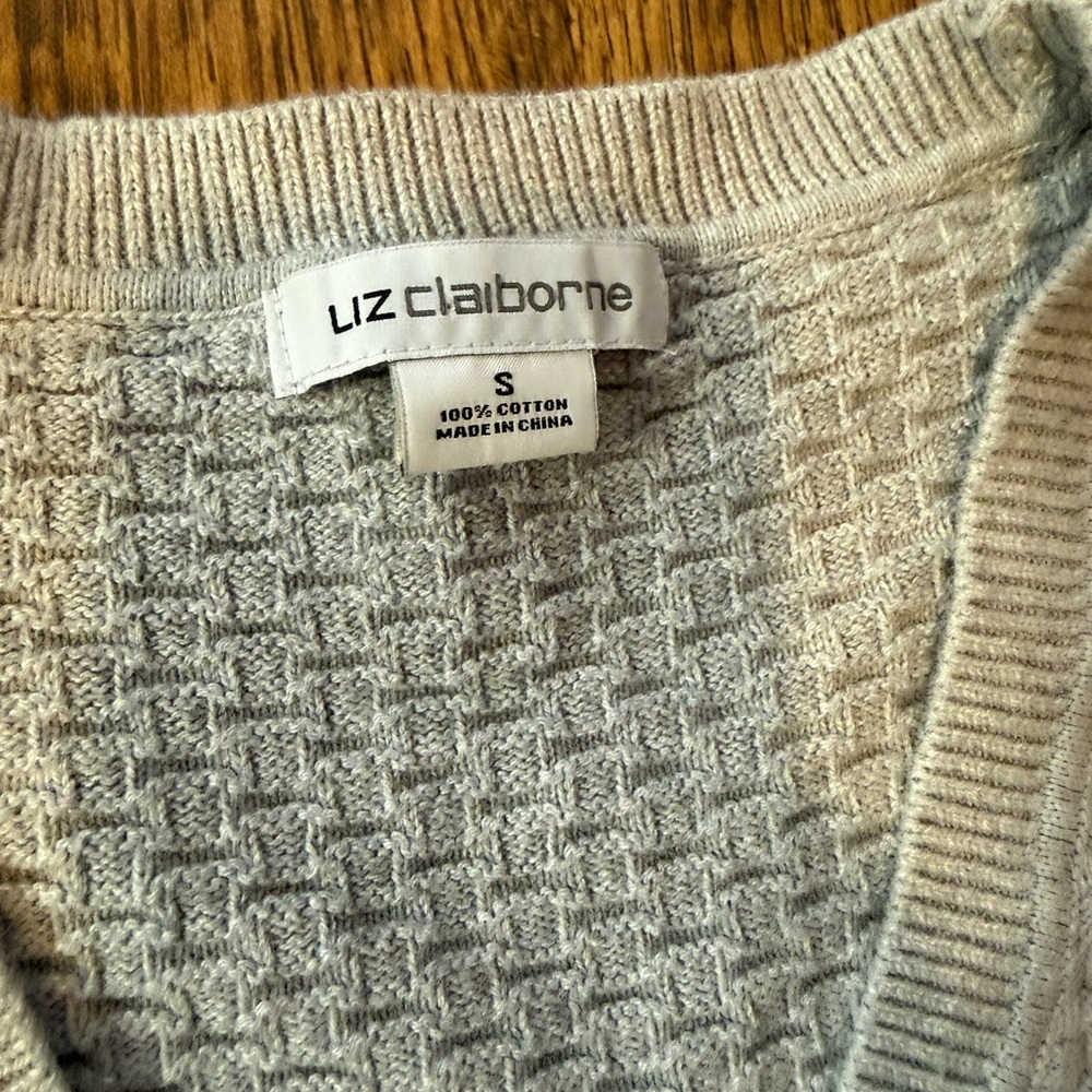 Grey cardigan V-neck Liz Claiborne size small - Picture 4 of 4